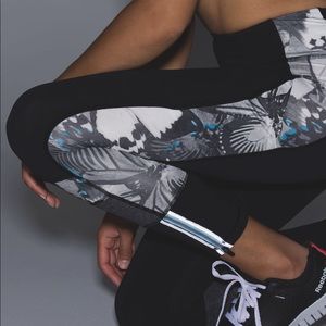 Rare Lululemon Run The World 7/8 Tight